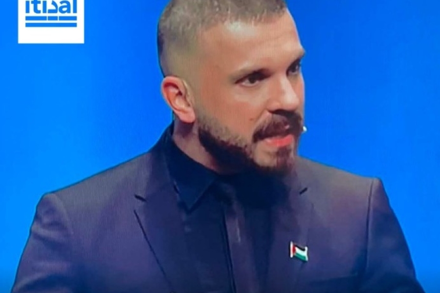 PRVI PUT U HISTORIJI BERLINA SVI GLASNO USTAJU PROTIV CENZURE: Slavni glumac Edin Hasanović izašao na scenu sa palestinskim obilježjima - njemačka elita prestrašena