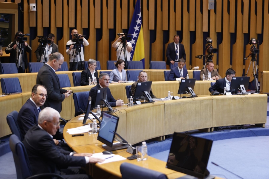 DELEGATI HDZ-a I SNSD-a SE POJAVILI U DOMU NARODA PS BiH: Usvojen ključni zakon, BiH izbjegla 'sivu listu'
