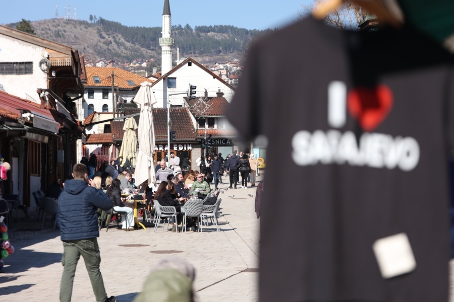 NEKA VAS SUNCE NE ZAVARA: Sutra toplije i sunčanije vrijeme širom BiH, ali...