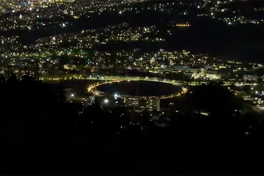 BURNA NOĆ U SARAJEVU: Navijači FK Željezničar okružili stadion Koševo, pa podigli dron...