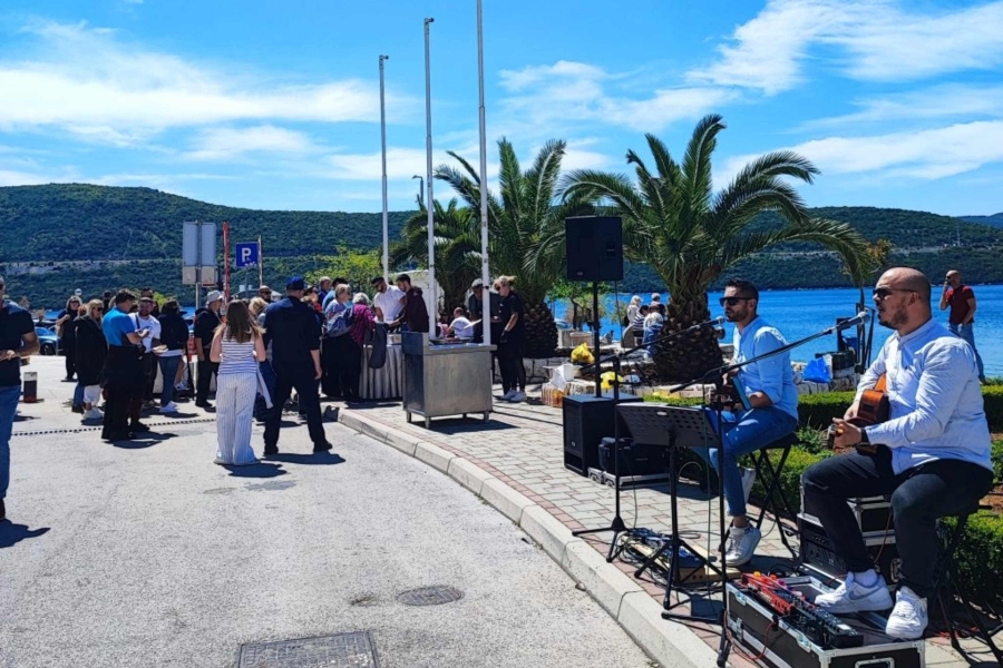KO NIJE BIO, ŽALIT ĆE: Pogledajte kako je bilo u Neumu 1. maja (FOTO)