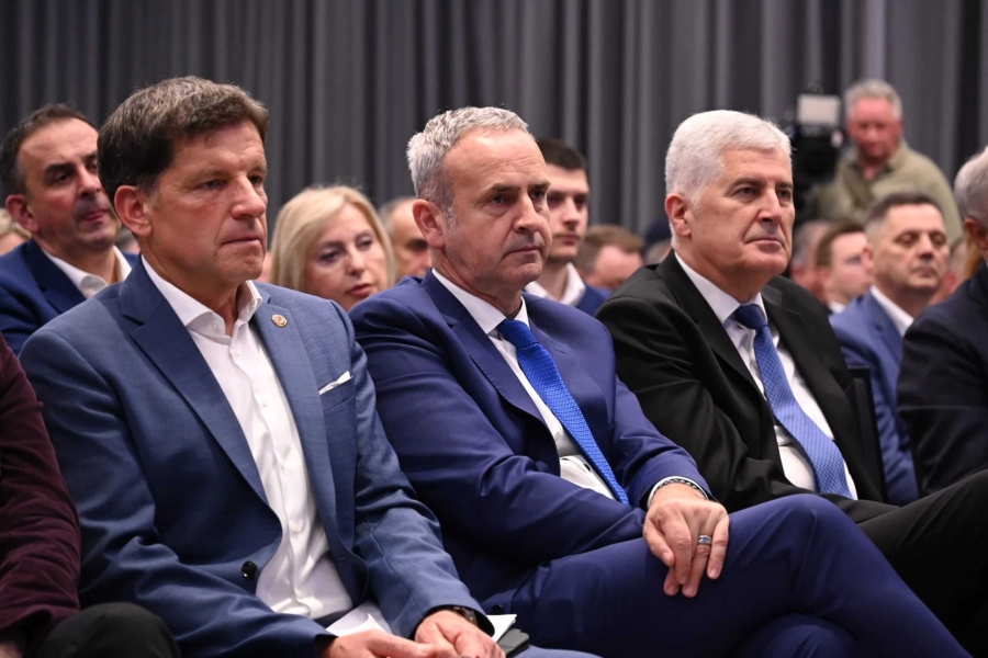 NOVO OKUPLJANJE U ZAGREBU: Stigao i Čović sa Darijanom Filipović - 'Sva rješenja u BiH traže...!'