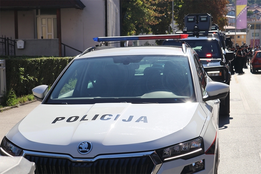 MUNJEVITA POLICIJSKA AKCIJA: U toku su pretresi na više lokacija u okviru istrage protiv predsjedavajućeg Gradskog vijeća...