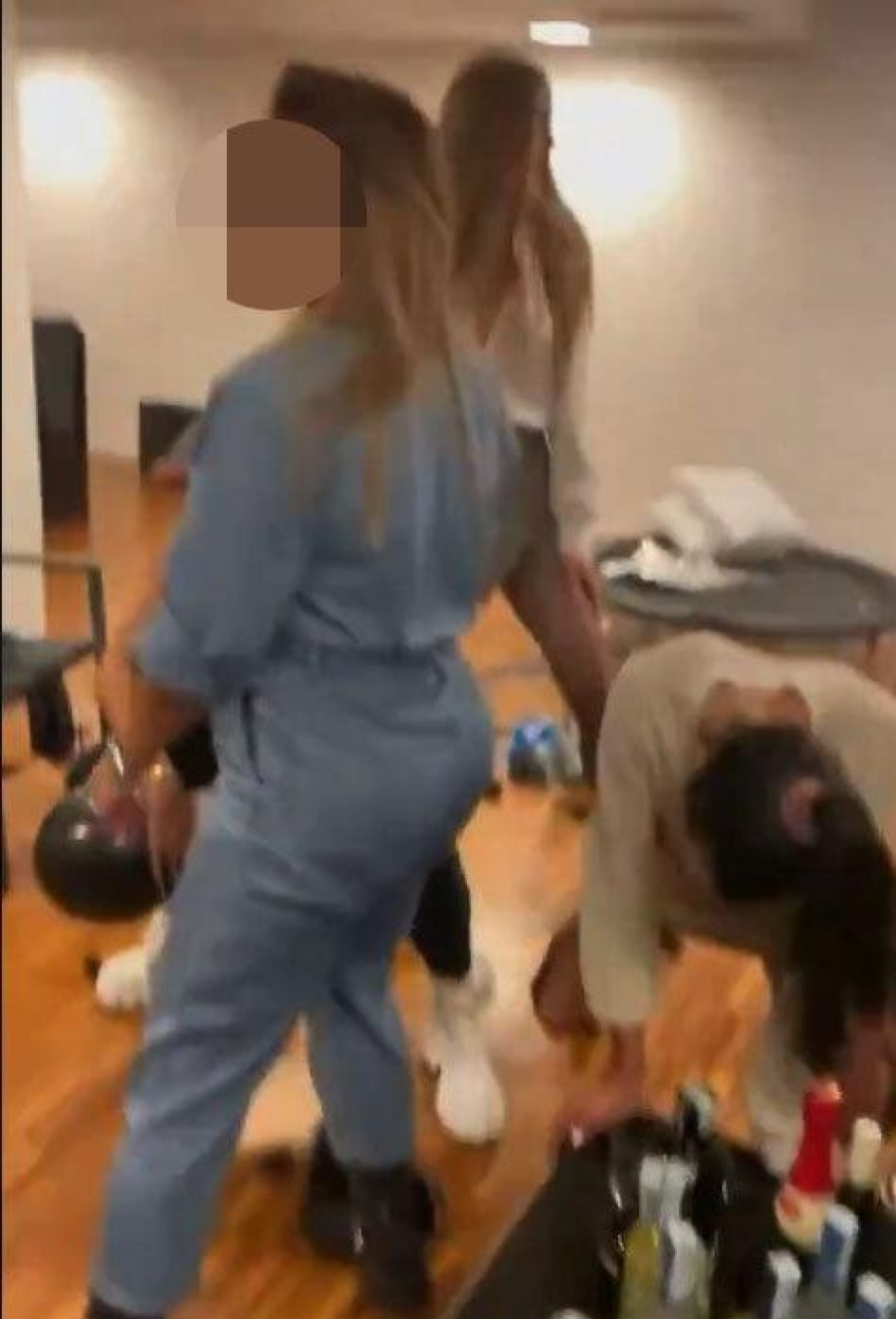 BAŠ UOČI SVJETSKOG PRVENSTVA: Procurile skandalozne snimke s zabave slavnih nogometaša i luksuznih escort dama (VIDEO)