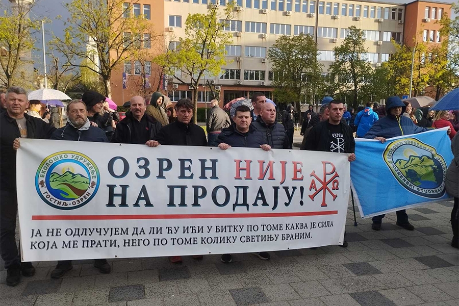 POBUNA U REPUBLICI SRPSKOJ: MUP zabranio okupljanje naroda pred Narodnom skupštinom RS-a, oni ipak dolaze...