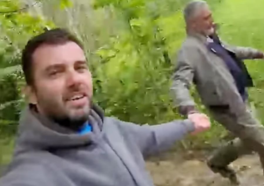 'ZATO TE I VOLIM': Emotivna ispovijest Ace Kosa dok ga Čeda čvrsto drži za ruku usred šume (VIDEO)