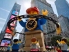 NOVI VIRALNI LEGO VIDEO: Amerika tone, Trump s obale posmatra (VIDEO)