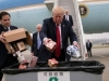 PARANOJA ILI...: Trump i američka delegacija navodno javno bacili darove iz Kine prije povratka kući iz Pekinga