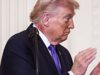 ŠTA SE DEŠAVA SA TRUMPOVIM ZDRAVLJEM?: Internetom kruže slike modrica i otečenih nogu, Bijela kuća hitno poslala predsjednika na pregled!