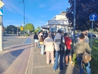 NARODU HLJEBA I IGARA: Redovi ispred trafika u Sarajevu zbog sličica za Mundijal