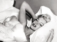 DOČEKALA GA JE SA RAZMAZANOM MASKAROM ŠIROM OTVORENIH, TUŽNIH OČIJU: Dva dana kasnije Marilyn Monroe je bila mrtva