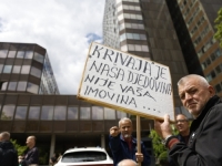 'SB' NA LICU MJESTA: Radnici 'Krivaje' pred zgradom Vlade FBiH: 'Dosta nam je ignorisanja'