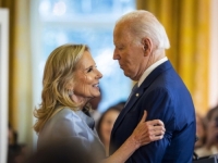 'O MOJ BOŽE, ON DOŽIVLJAVA MOŽDANI UDAR!': Jill Biden otvorila dušu i otkrila jezive detalje iz noći koja je uništila Joea, dok Kamala Harris ne bira riječi!