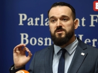 ADMIR ČAVALIĆ U NEVJERICI NAKON NASLOVA U SARAJEVSKOM MEDIJU: 'Ali mi opet po ruskom kalendaru...'