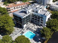 PUN JE GOSTIJU, POSAO CVJETA: Sarajevski biznismen izgradio luksuzni hotel u prestižnom hrvatskom ljetovalištu (VIDEO)