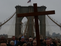 ŠOKANTAN PREOKRET U SAD-u: Religija ponovo u modi, evo šta to znači