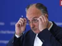 KARTE SU NA STOLU: Ambasador u Njemačkoj Damir Arnaut ima važne vijesti za bh. dijasporu, ali i turiste...
