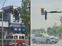 NEOBIČNA NESREĆA U KANADI: Motocikl odletio u zrak i ostao visjeti na semaforu (VIDEO)