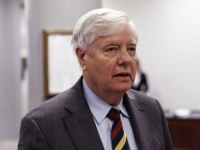 REPUBLIKANSKI SENATOR BLJUJE VATRU: 'Pozivam američku vojsku...'