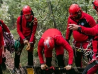 DRAMA NA PRENJU: Peteročlana porodica iz Češke zaglavljena na nepristupačnom terenu, spasioci pješače satima