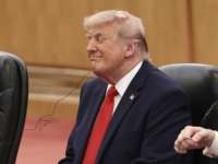 NEVJEROVATNO: Pogledajte kako se Trump pred kamerama dodvorava kineskom lideru... (VIDEO)