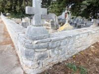 BIZARAN SKANDAL U SUSJEDSTVU: Čovjek sasvim slučajno saznao da mu je na privatnoj livadi izgrađeno groblje sa mrtvačnicom