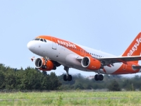 DRAMA U ZRAKU: Avion naglo skrenuo iznad Jadranskog mora, otkriveno da je putnik u torbu stavio...