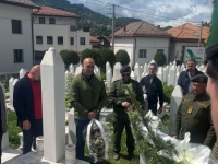 GENERACIJA KOJA JE BEZ KALKULACIJA STALA U ODBRANU GRADA I DRŽAVE: Obilježene 34 godine od pogibije Envera Šakića - Ene