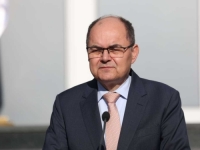 VAHIDIN PRELJEVIĆ O 'LAŽNOM IZBAVITELJU': Ko će pustiti suzu za Christianom Schmidtom?