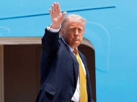 SPEKTAKULARAN DOČEK: Trump stigao u Peking, sa njim došli i šefovi velikih kompanija (VIDEO)