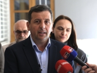 'SB' ISPRED CIK-a: 'Skupili smo šest hiljada potpisa'; Vukanović kandidat za člana Predsjedništva BiH (FOTO)