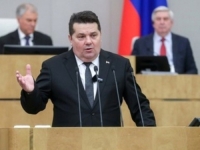 BURNO U BANJOJ LUCI: Narodna skupština Republike Srpske, na prijedlog Nenada Stevandića, razmatra deklaraciju o...