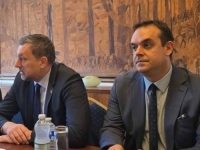 OTKRIVENI DETALJI POLICIJSKE AKCIJE: FUP po nalogu POSKOK-a izuzima dokumentaciju o izboru NiP-ovog direktora Dine Selimovića, 'diplomirao' na privatnom fakultetu u Banjoj Luci...
