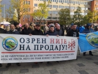 POBUNA U REPUBLICI SRPSKOJ: MUP zabranio okupljanje naroda pred Narodnom skupštinom RS-a, oni ipak dolaze...