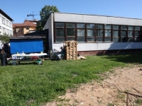 DIREKTOR SREDNJE ŠKOLE U BiH SE UHLJEBIO NA NOVU POZICIJU: Okrenuo tele na ražnju u dvorištu škole (VIDEO)
