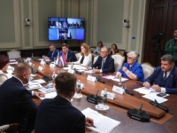 PREKRAJANJE HISTORIJE: Poslanici iz RS na sastanku s negatorima genocida i sankcionisanim Rusima