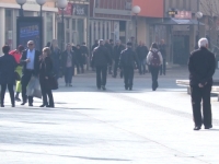 DEMOGRAFSKA KRIZA U ENTITETU RS: Samo 290.000 zaposlenih nosi ekonomiju na leđima – a broj rođenih pada već 24 godine bez prestanka