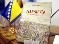 TRINAEST GODINA ISTRAŽIVANJA PRETOČENO U KNJIGU: Predstavljena Monografija 'Sarajevo u 17. stoljeću', stoljeću sjaja i praha (FOTO)