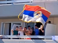 SNIMAK INCIDENT U ISTRI: Mahao zastavom RS-a uz pjesme Baje Male Knindže, policija ga hitno protjerala iz Hrvatske (VIDEO)