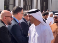 SPEKTAKULARAN DOČEK U DAMASKU: Delegacija UAE pozdravljena uz sablje, bubnjeve i tradicionalnu kafu (VIDEO)