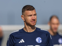 'NIKAD NISAM BIO DŽOKER S KLUPE': Edin Džeko otkrio o čemu želi razgovarati s upravom Schalkea