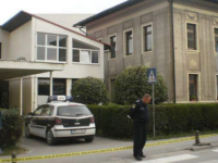 NOVI DETALJI UŽASA U KISELJAKU: Ubio punicu, teško ranio suprugu, pa pucao sebi u glavu?