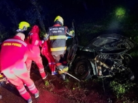 SMRSKANO VOZILO KOD BANJALUKE: Vatrogasci izvlačili povrijeđene (FOTO)