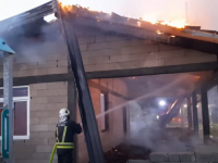 DRAMA U TUZLI: Izgorio Društveni dom, oštećeno i dječje igralište