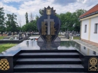 NEMA VIŠE SLOVA 'U': Rekonstruiran spomenik hrvatskim vojnicima u Derventi (FOTO)
