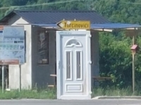 HERCEGOVCI PREKUCALI IGRICU, NA ULAZU U SELO POSTAVILI VRATA: 'Ovo je naplatna kućica'