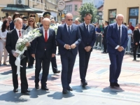 OD ZLOČINA NA KAPIJI PROTEKLA 31 GODINA: Tuzla pamti ubijenu mladost, a pravda još čeka