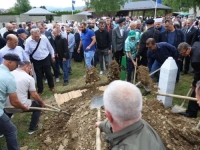 BOL KOJA TRAJE 33 GODINE: U Bratuncu će 12. maja biti ukopani posmrtni ostaci Bošnjaka koje su srpski zločinci zapalili u kućama