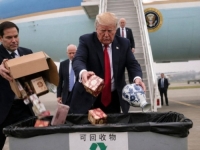 PARANOJA ILI...: Trump i američka delegacija navodno javno bacili darove iz Kine prije povratka kući iz Pekinga