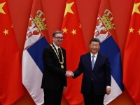 HAOS NA ULICAMA BEOGRADA DOK VUČIĆ BORAVI U KINI: Sukob s policijom i desetine hiljada demonstranata poljuljali vlast u Srbiji – Xi Jinping poslao hitnu poruku Evropi